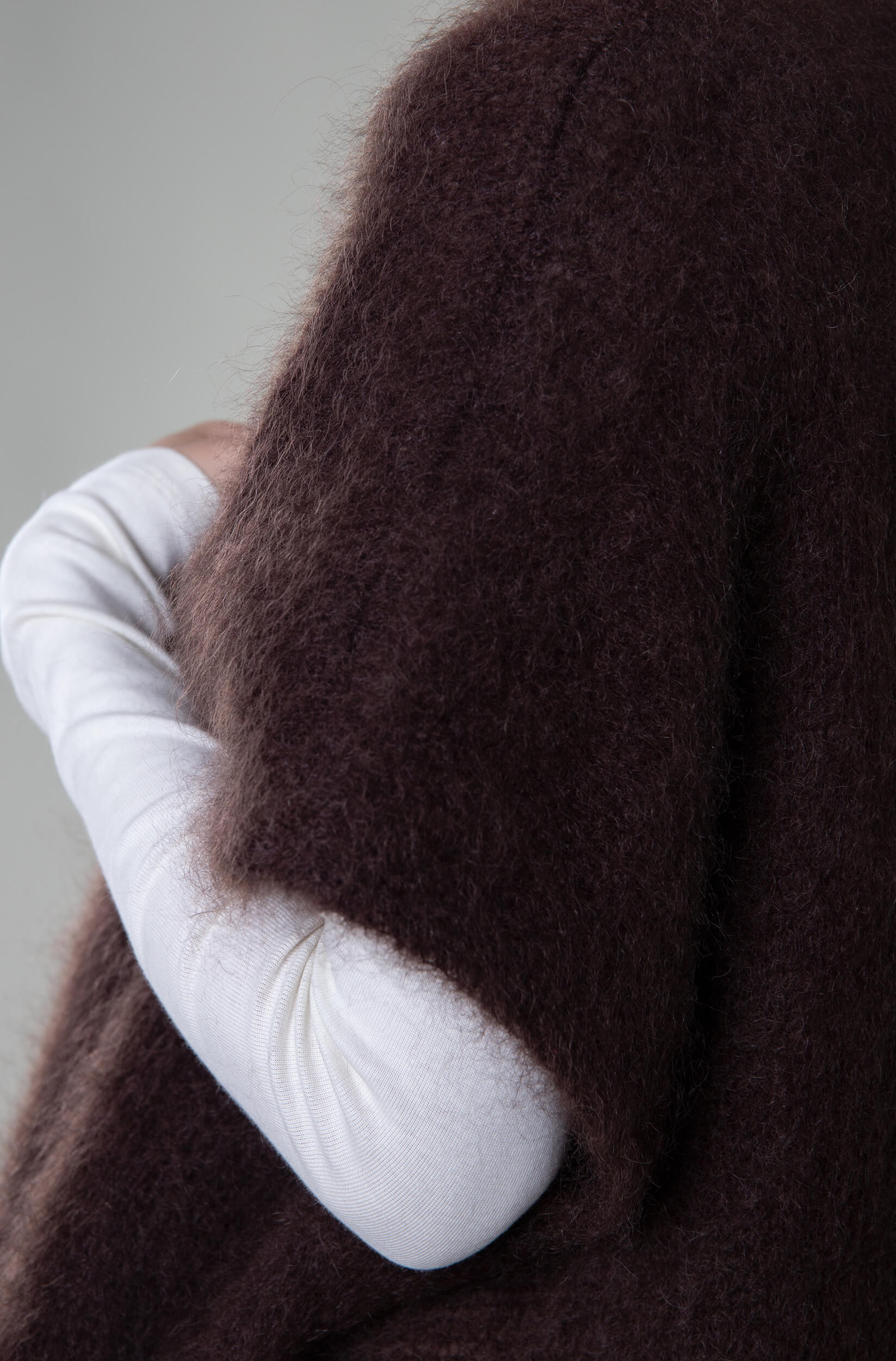 Kamizelka moherowa Enna - brązowa - obrazek 4