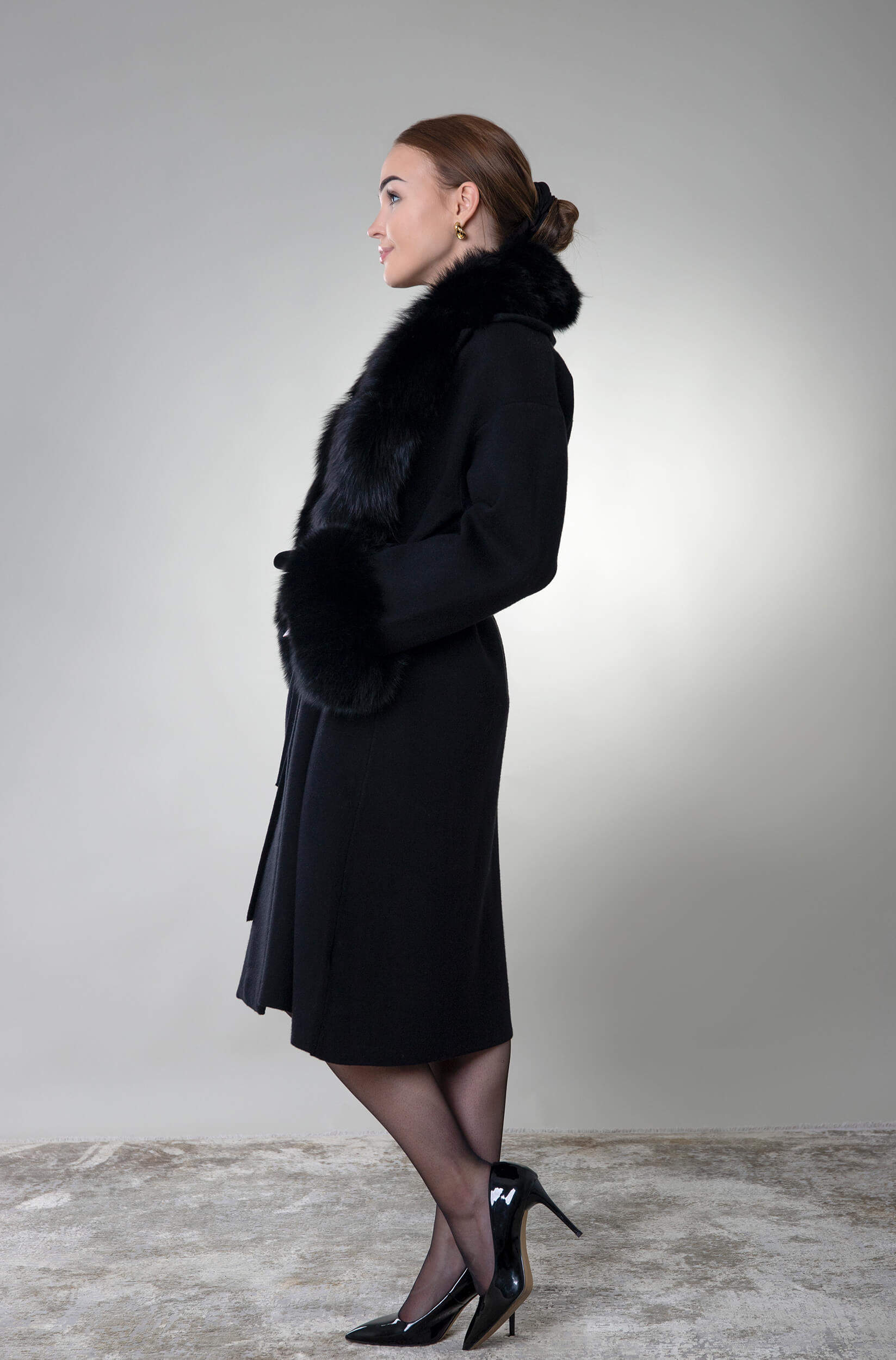 Płaszcz z naturalnym futrem Siena - czarny - obrazek 3