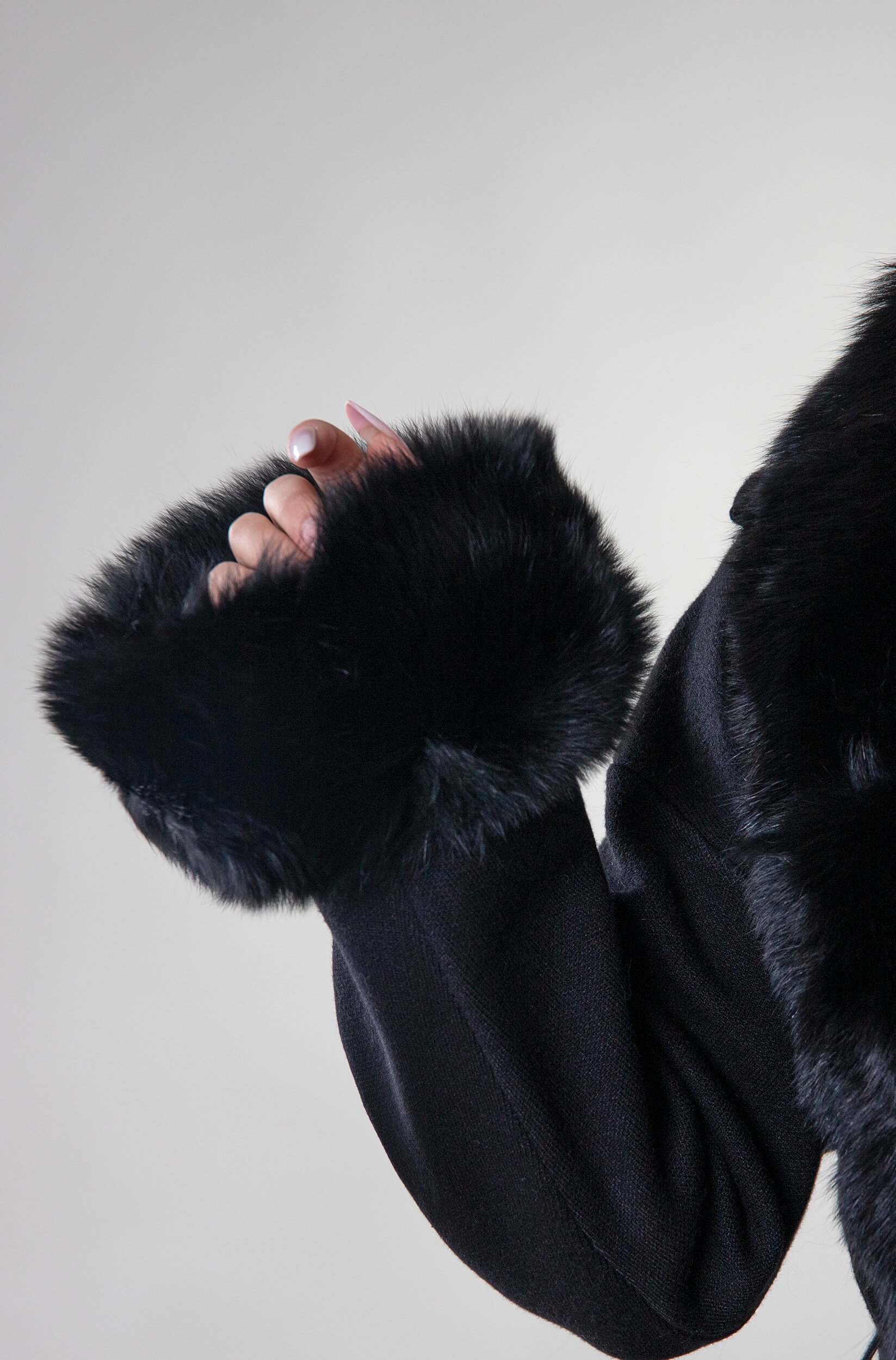 Płaszcz z naturalnym futrem Siena - czarny - obrazek 4