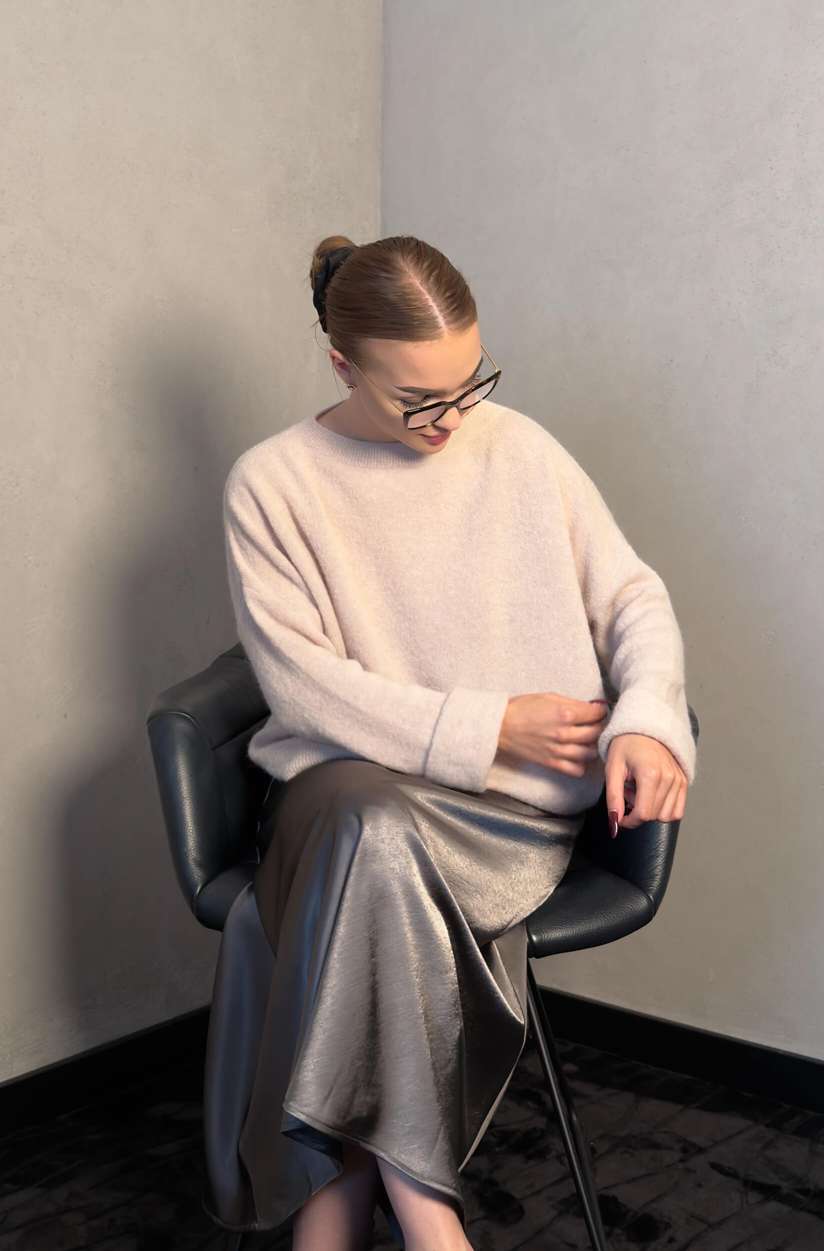 Sweter z wełny alpaki Ami - beżowy