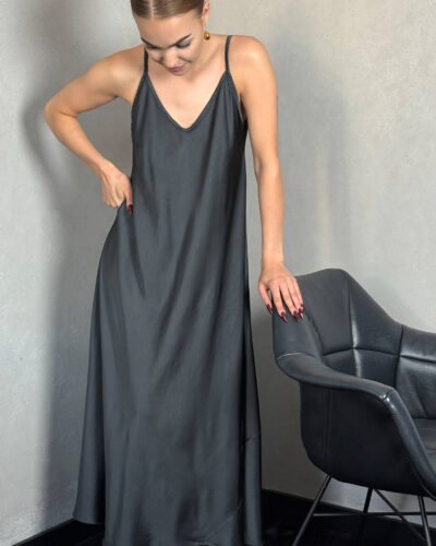 Sukienka z wiskozy maxi Nani - czarna