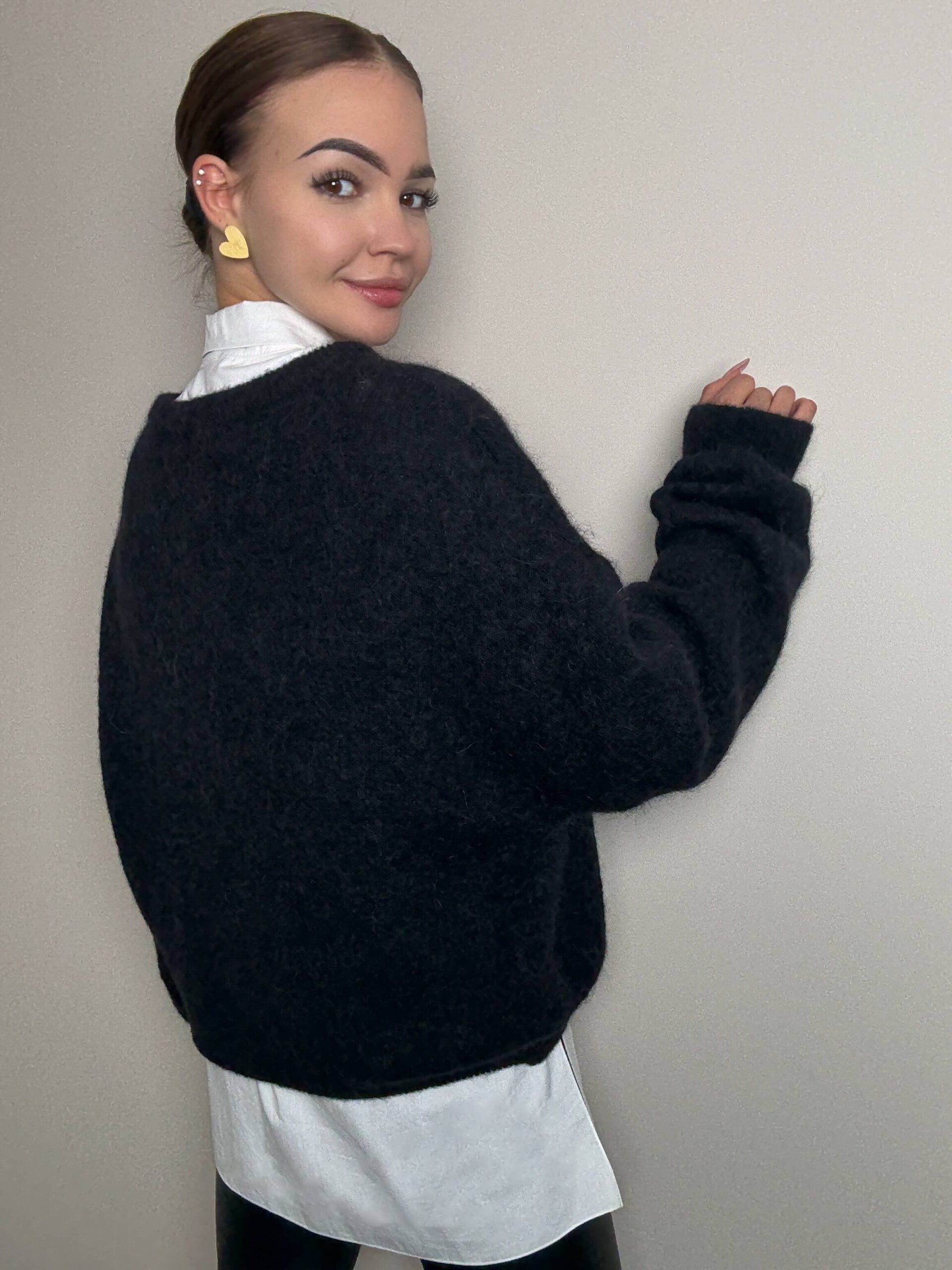 Sweter z alpaki Taranto - czarny - obrazek 3