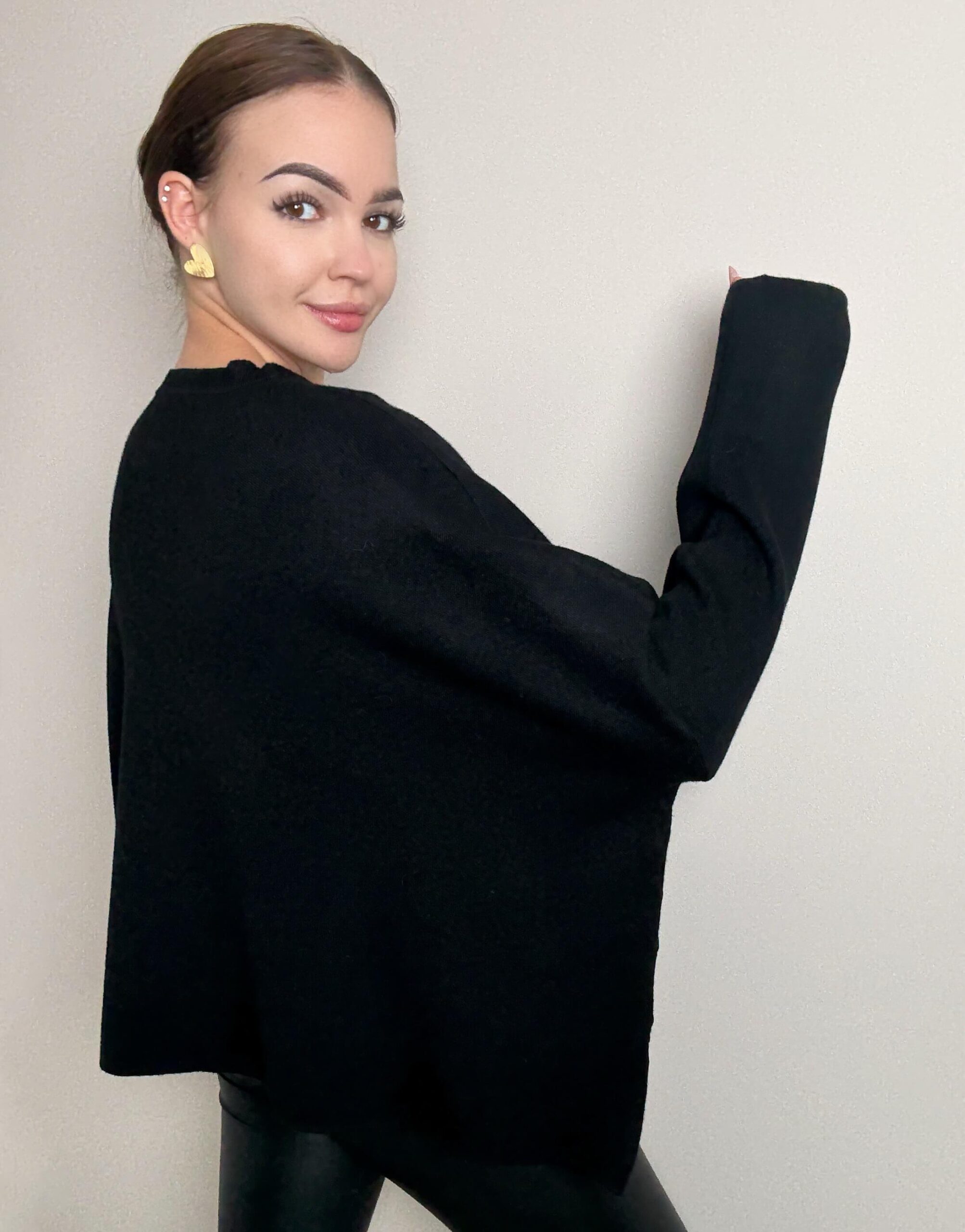 Sweter z wiskozy Amalfi - czarny - Image 3