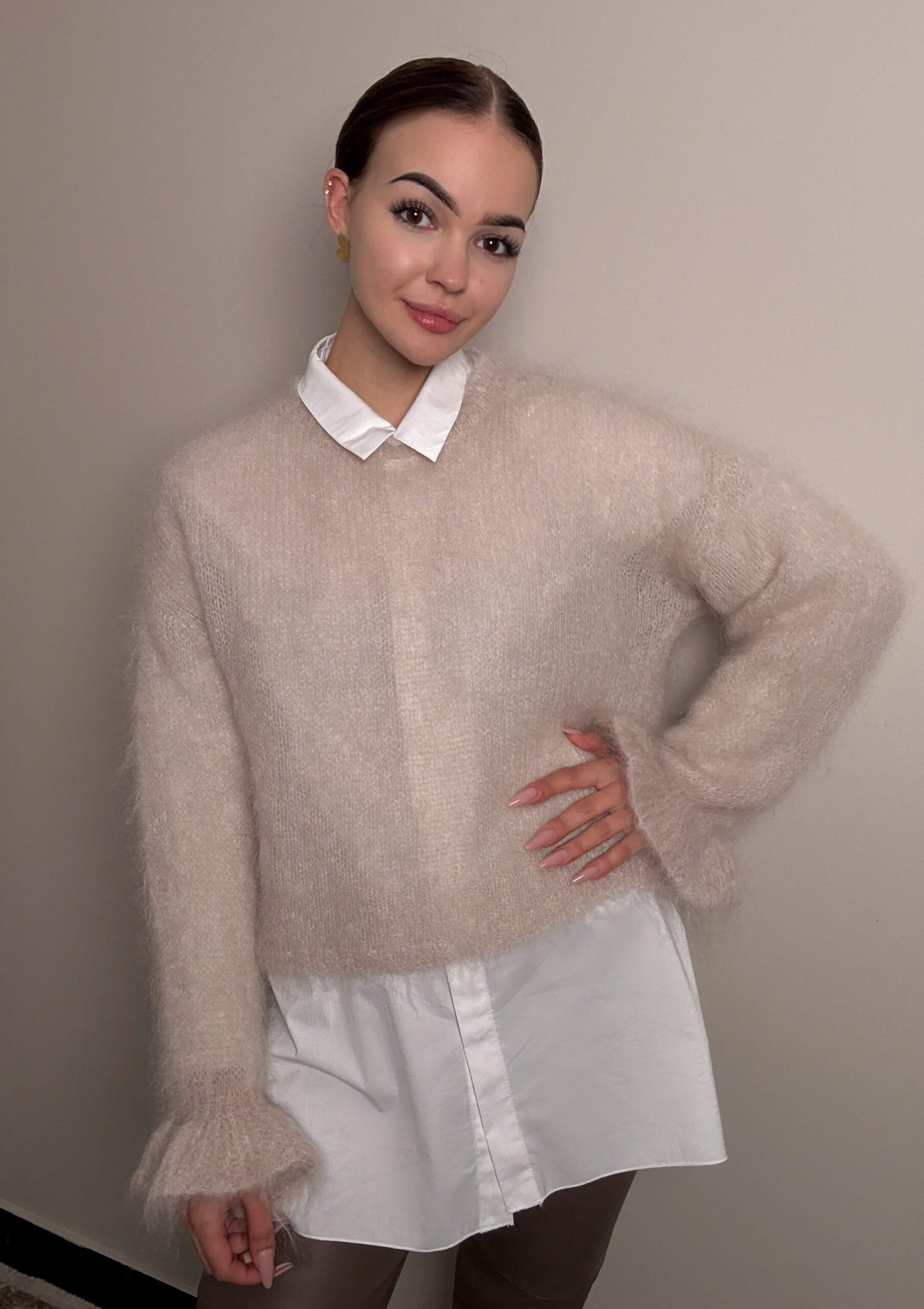 Sweter moherowy Matera - taupe - obrazek 3